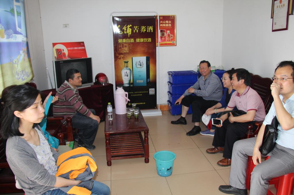 教师进农户，理论下基层——UG环球360官方网站全体党员教师赴英山县乌云山村学习调研